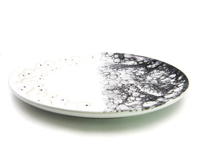 piatto in ceramica sarda realizzato nel laboratorio Terra Sarda Ceramiche a Siniscola